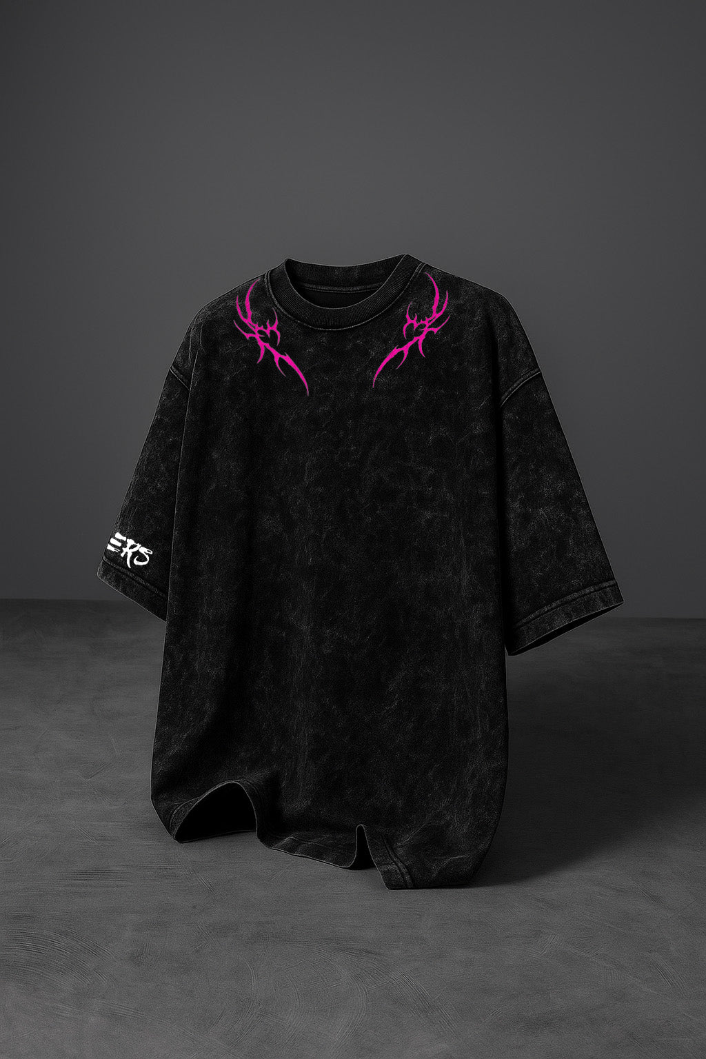 Threads Of Prey : Hunting Spider T-shirt